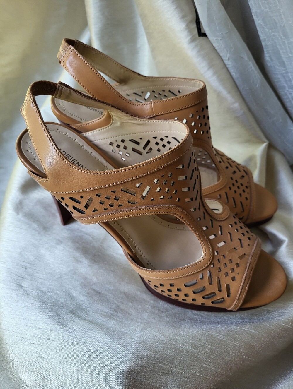 Adrienne Vittadini Tan Leather Cutout Open Toe Slingback Heels 8.5M - Picture 15 of 16